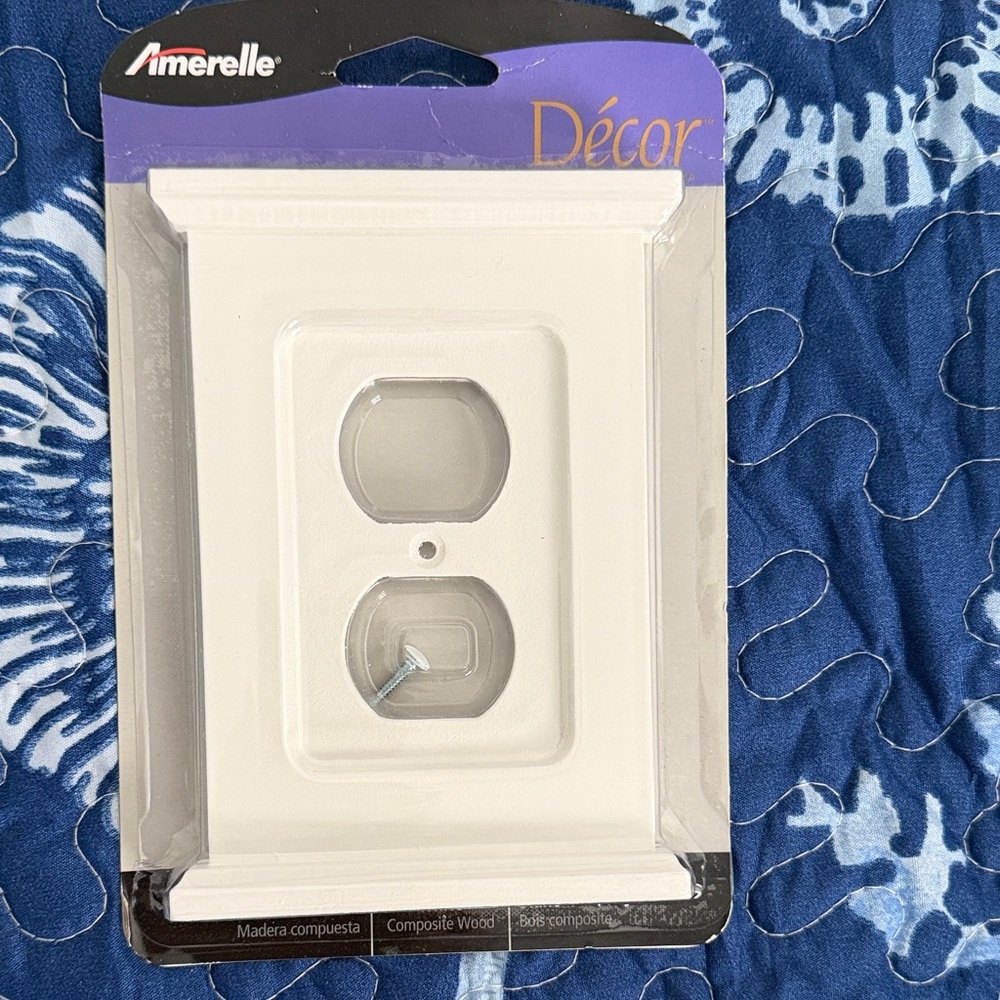 Amerelle Decorative White Composite Wood Outlet Cover NWT